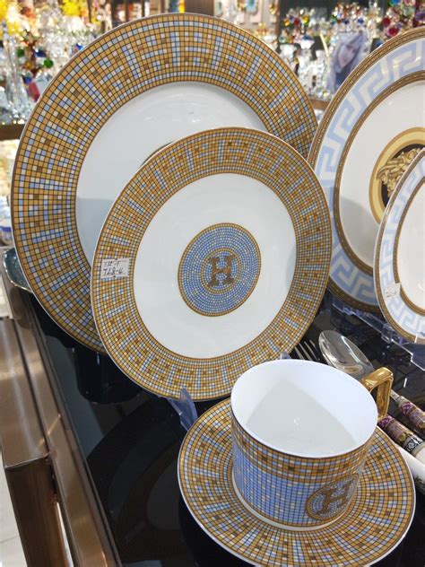 hermes dinner set price.